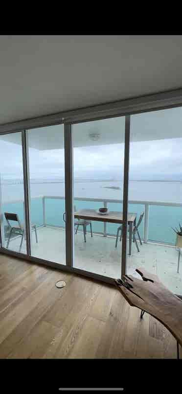 Looking for roommate in Edgewater!