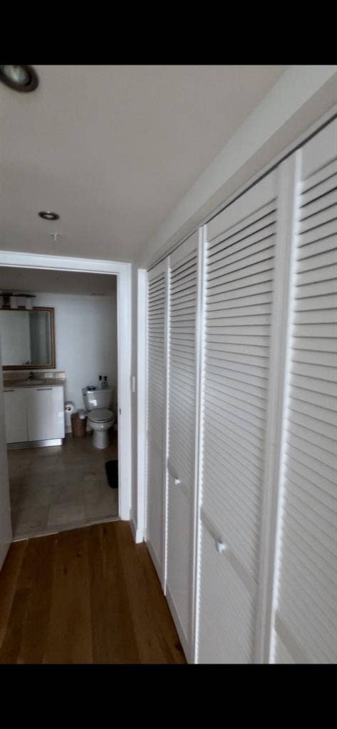 Looking for roommate in Edgewater!
