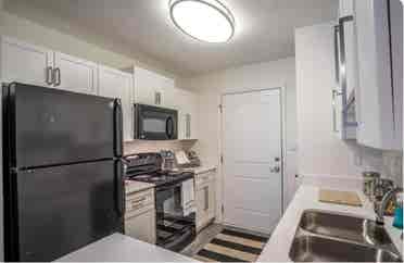 private girl
room need sublease ASAP