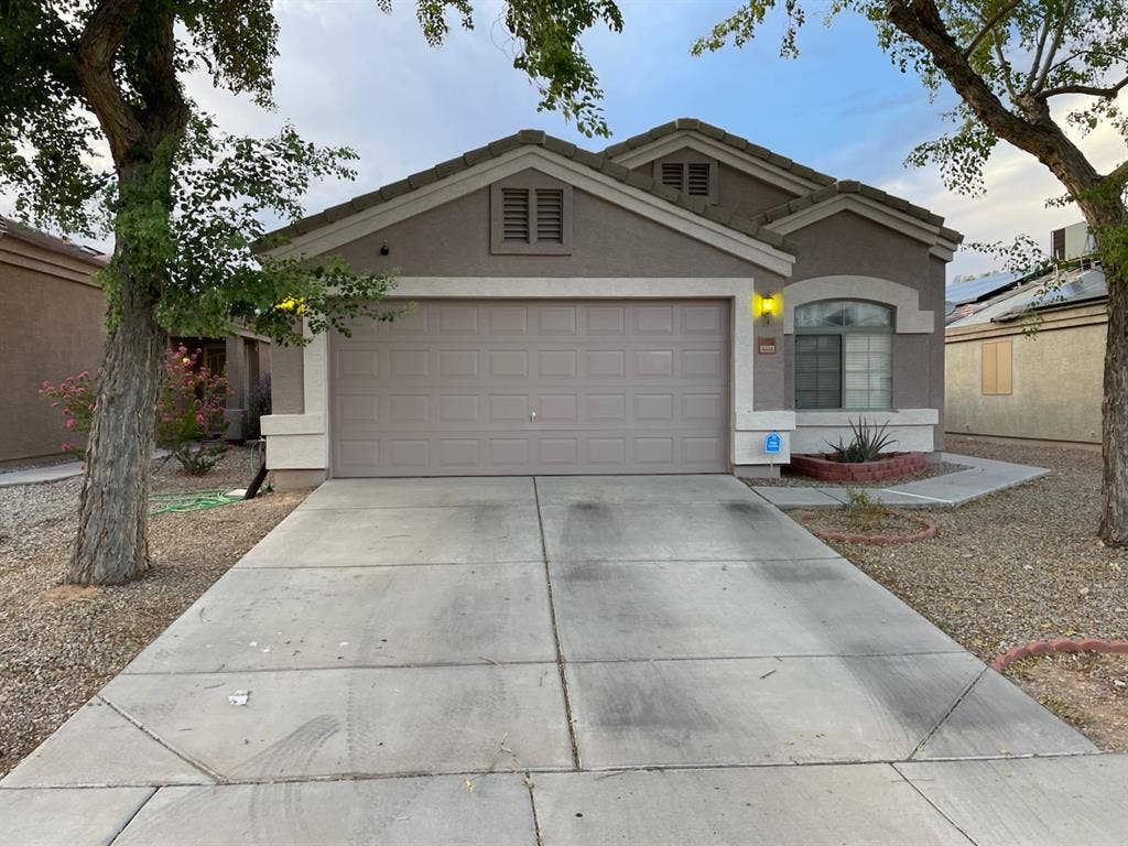 Unfurnished room in El mirage.