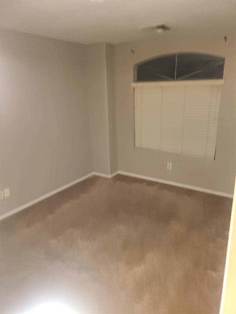 Unfurnished room in El mirage.