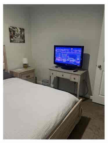 Room in good neighborhood