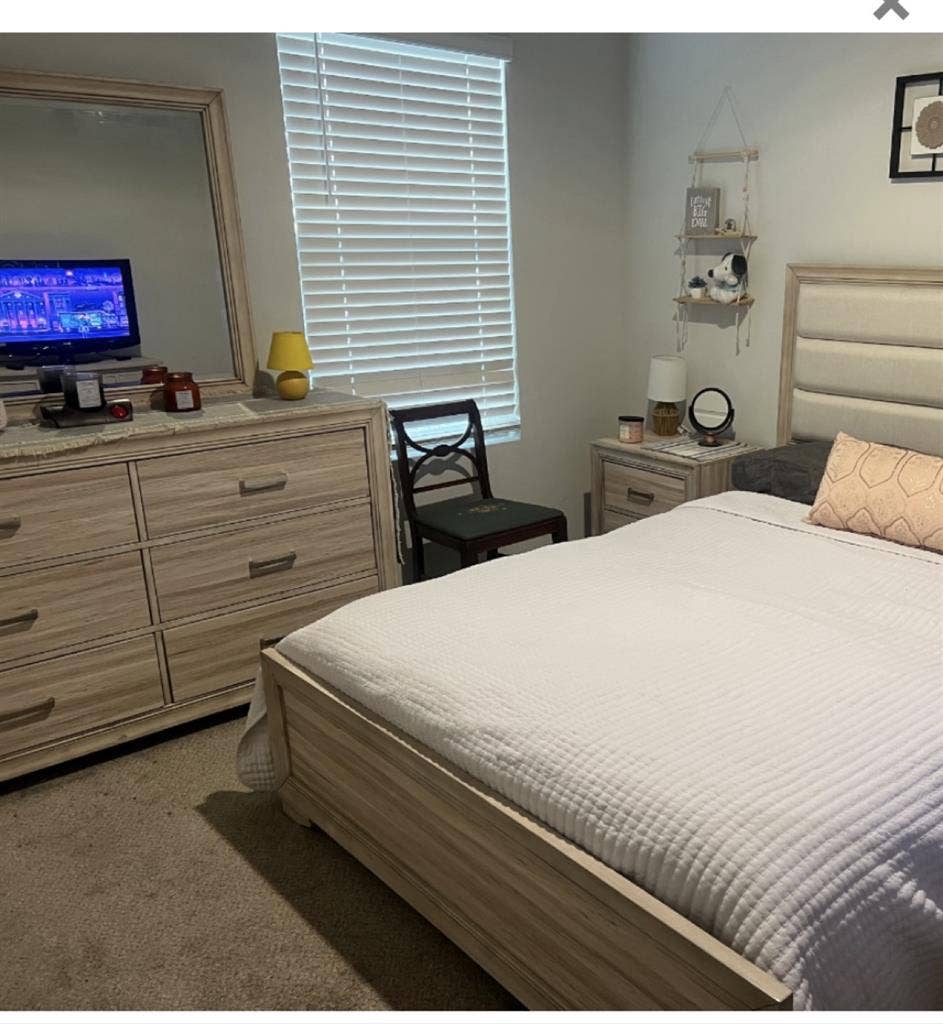 Room in good neighborhood