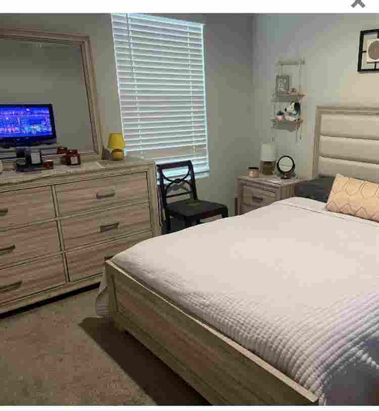 Room in good neighborhood
