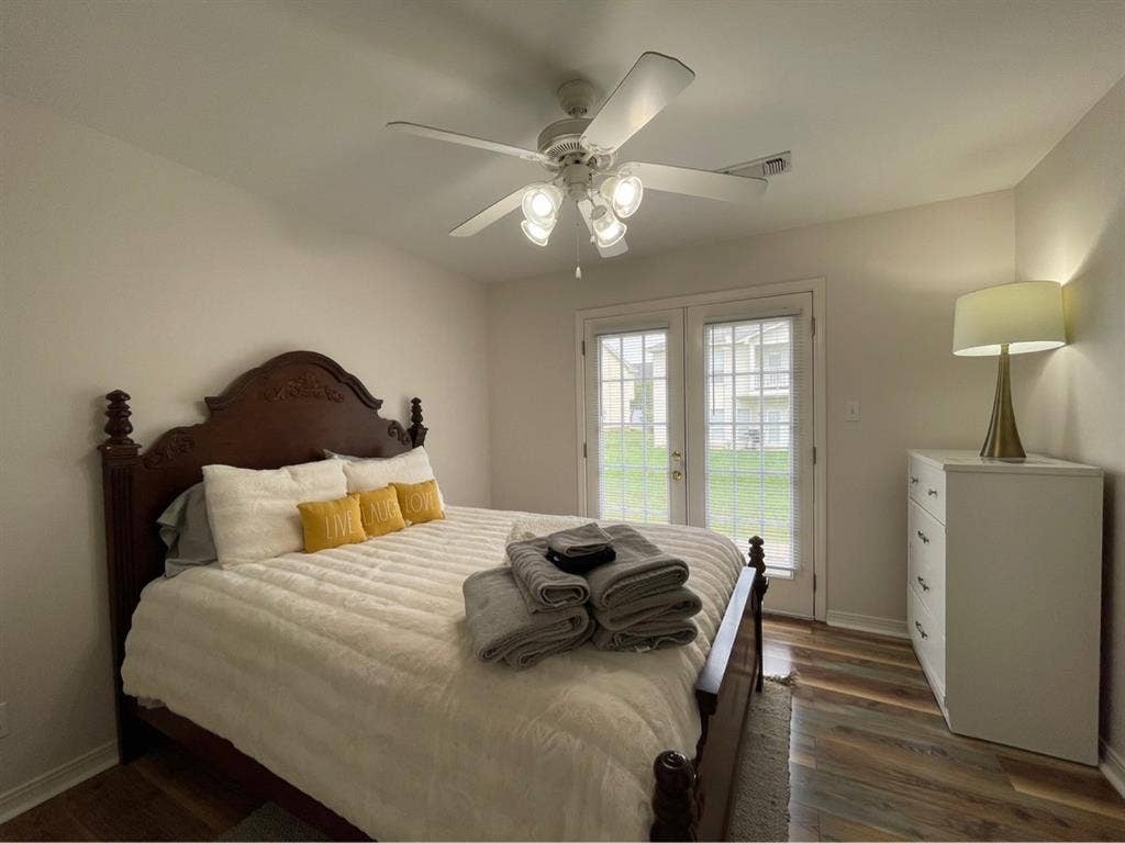 Seeking a female roommate BR