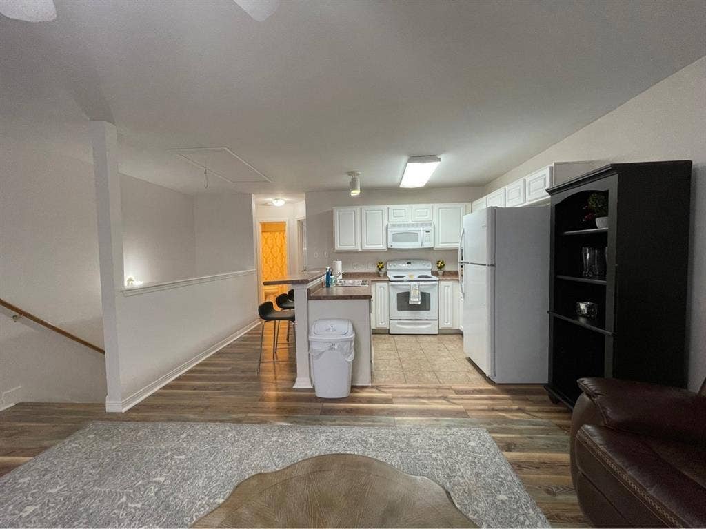 Seeking a female roommate BR