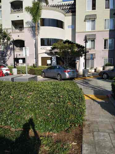 Fully furnished room spacious apt.
