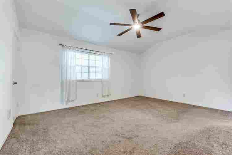 2-Bd/bth minutes from SMU  sqft