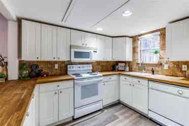 2-Bd/bth minutes from SMU  sqft