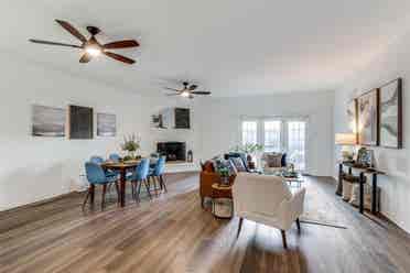 2-Bd/bth minutes from SMU  sqft