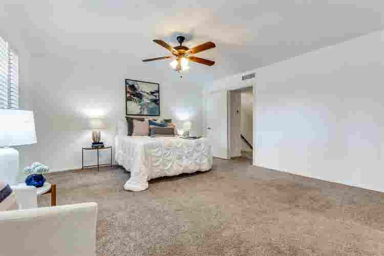 2-Bd/bth minutes from SMU  sqft