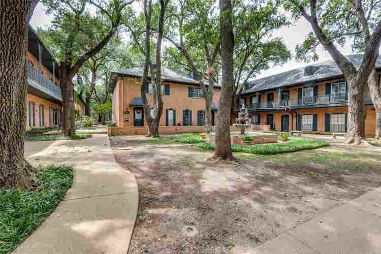 2-Bd/bth minutes from SMU  sqft