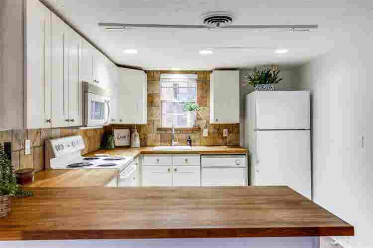 2-Bd/bth minutes from SMU  sqft