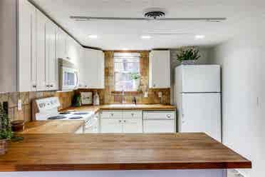 2-Bd/bth minutes from SMU  sqft