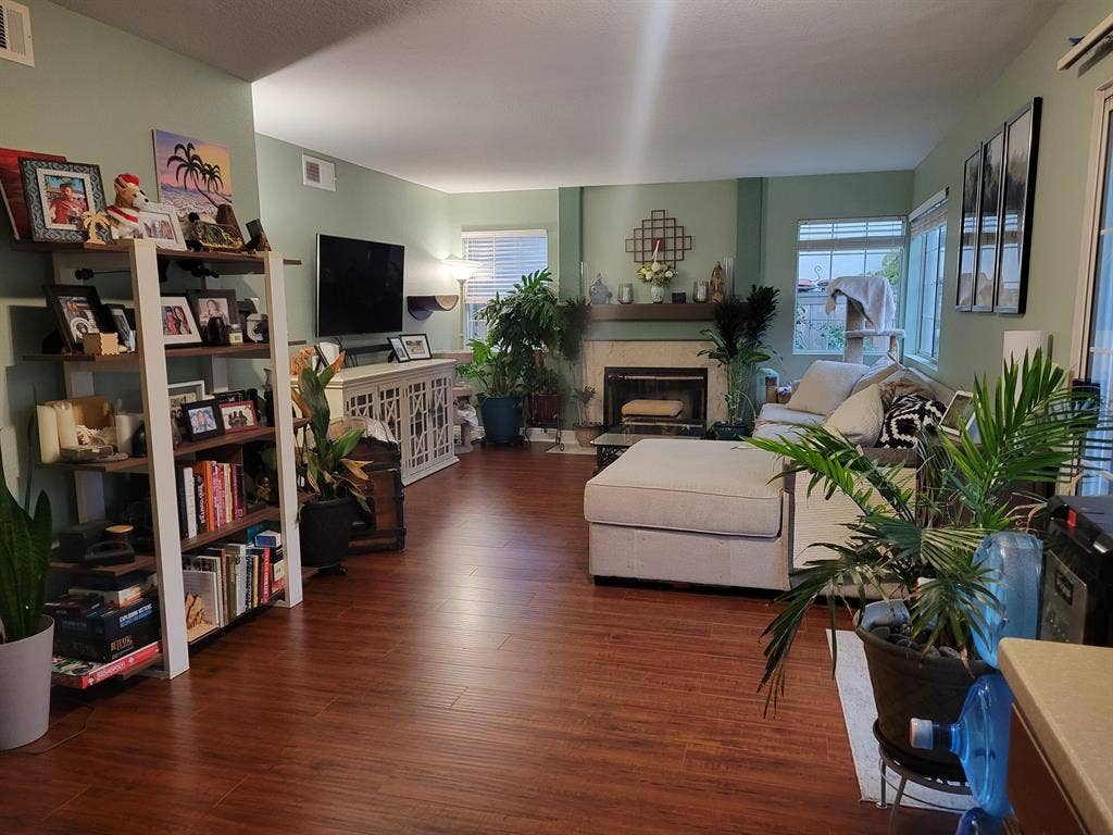 Private Bedroom/Bath Tranquil Home