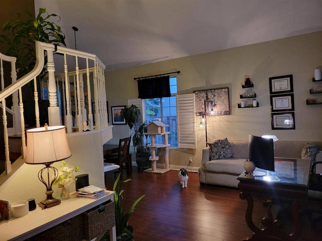 Private Bedroom/Bath Tranquil Home