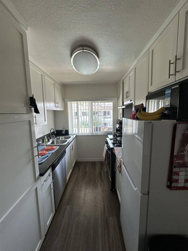 Room for Rent in Newport Beach