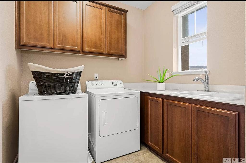 Private Bed&Bath in South Reno