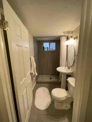 2 Bedrooms Available in Golden