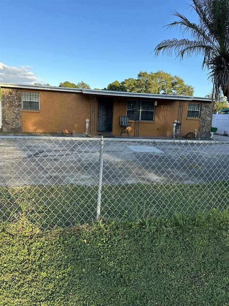 Four bedroom house for Rent
