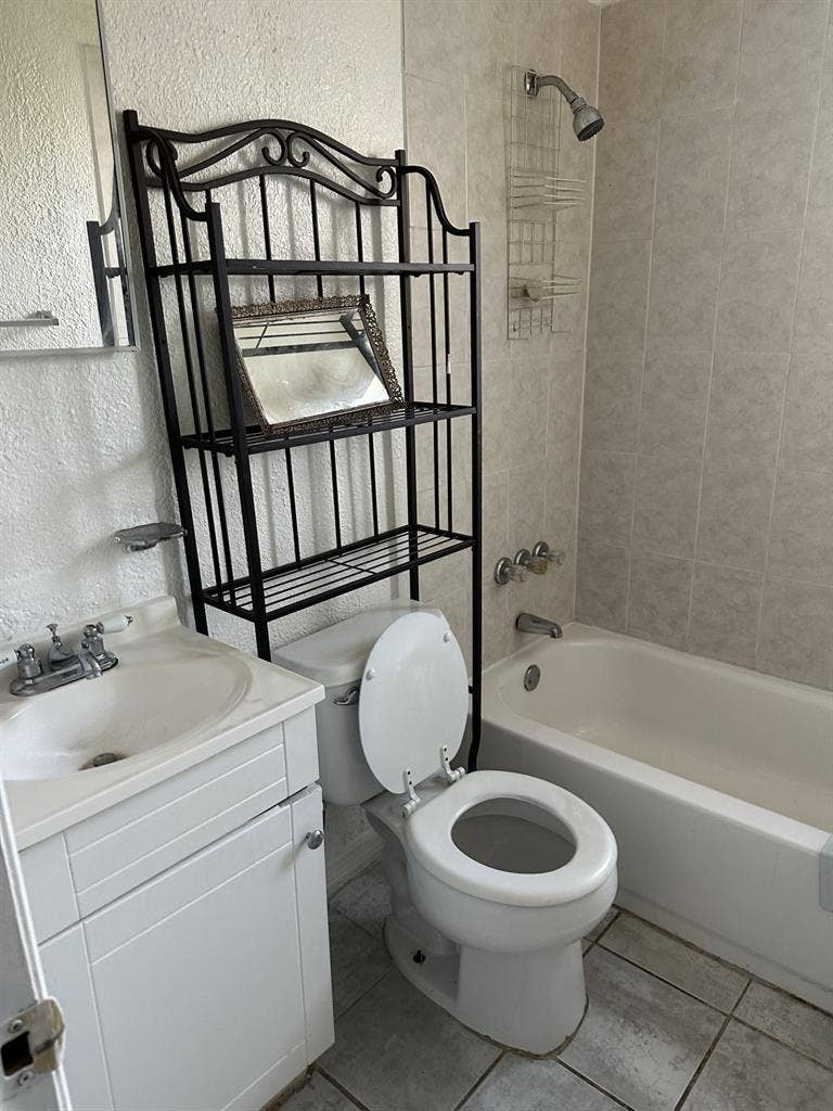 Four bedroom house for Rent