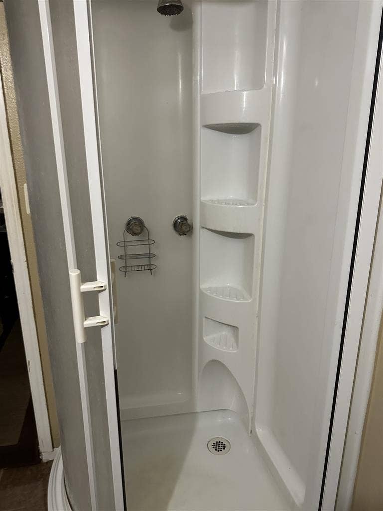 Efficiency for rent M/F