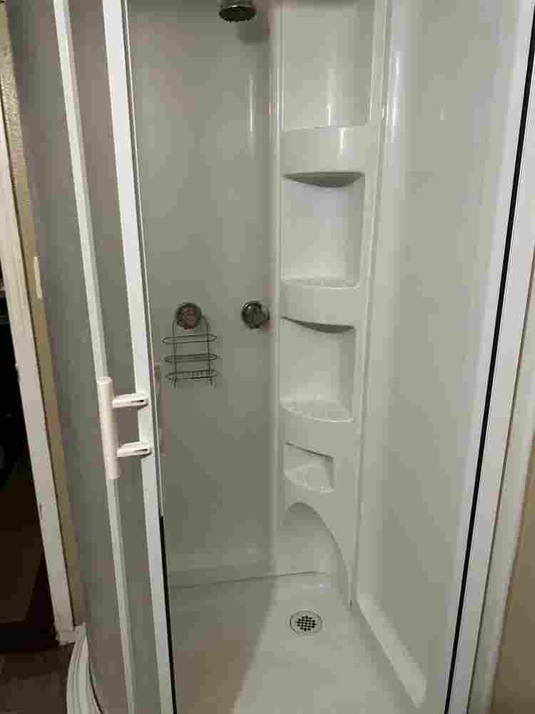 Efficiency for rent M/F