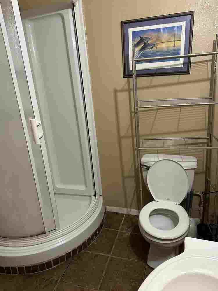 Efficiency for rent M/F