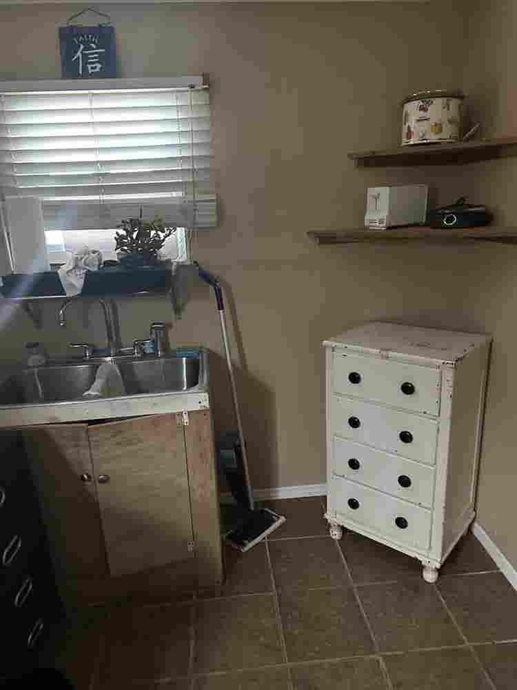 Efficiency for rent M/F