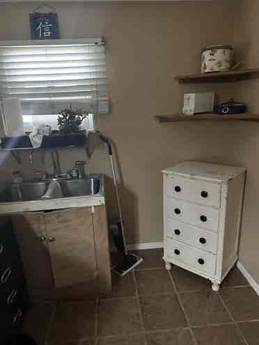 Efficiency for rent M/F