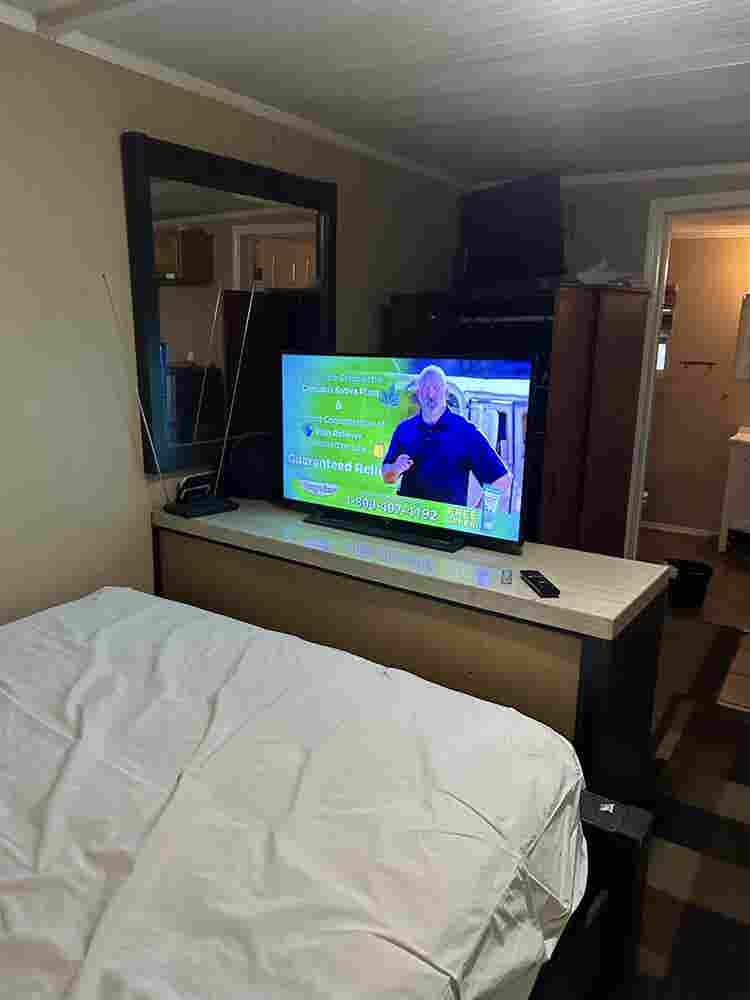Efficiency for rent M/F
