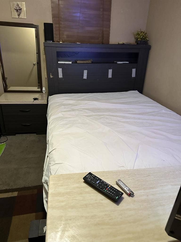 Efficiency for rent M/F