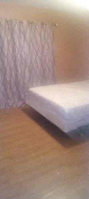 Female only 
Clean  no drama