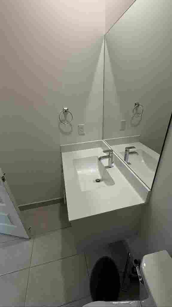 Room with private bathroom in Doral
