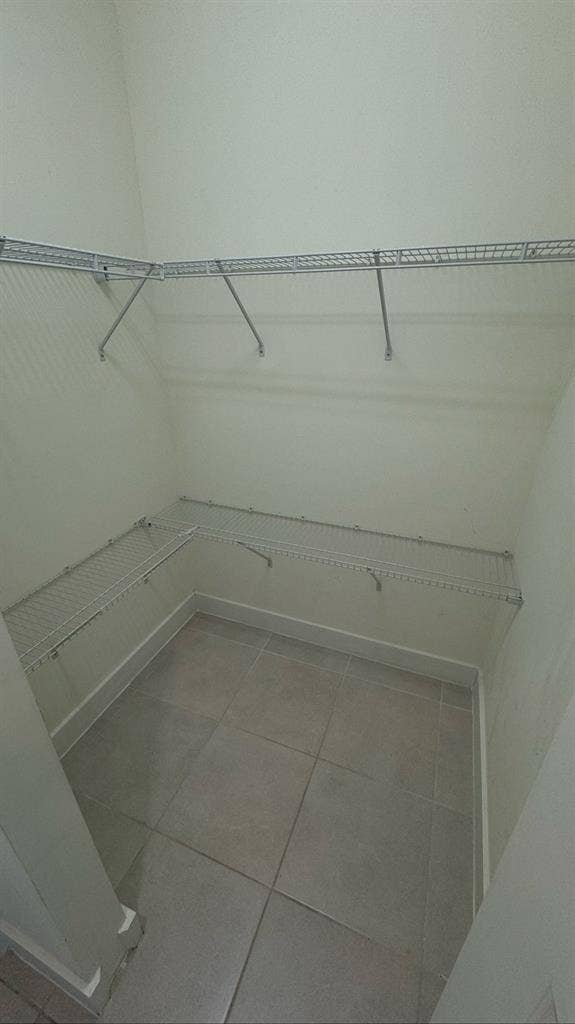 Room with private bathroom in Doral