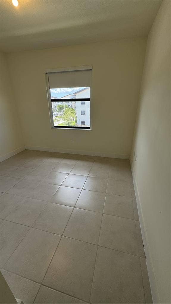 Room with private bathroom in Doral