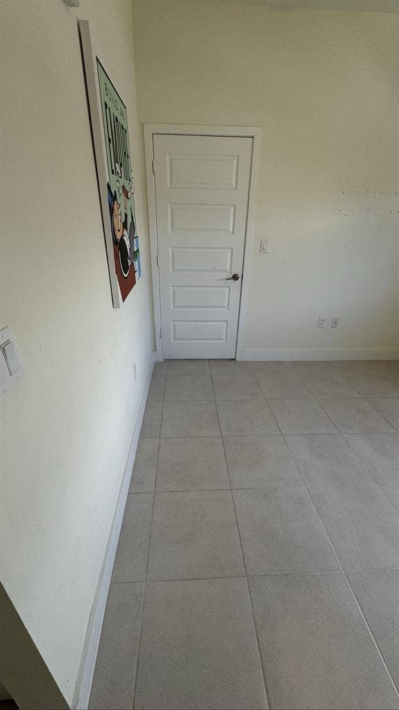 Room with private bathroom in Doral