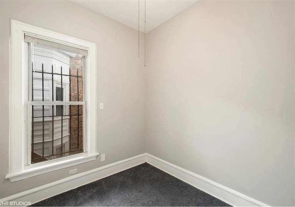 Co-ed Roommate needed!