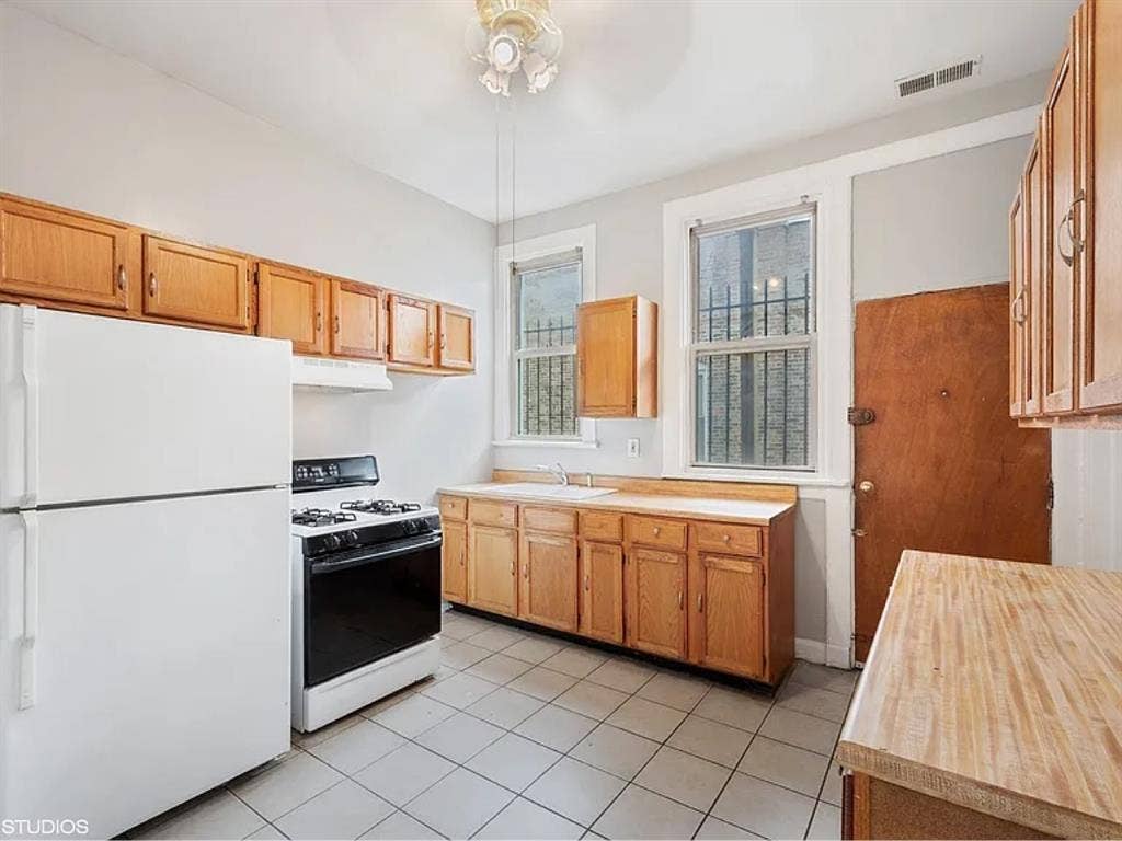Co-ed Roommate needed!
