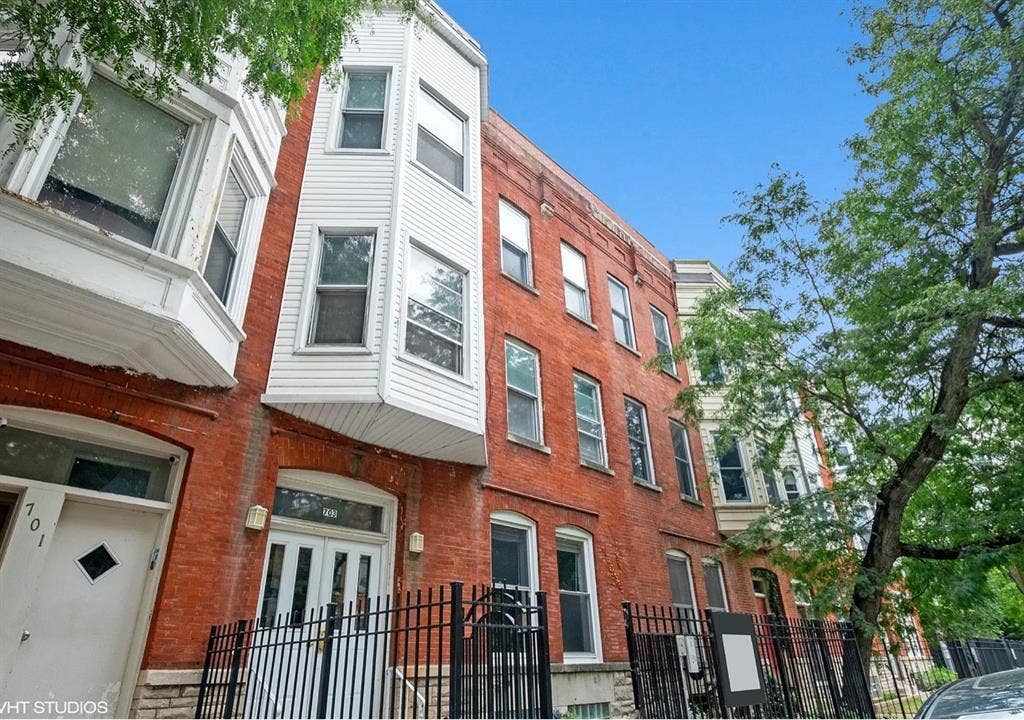 Co-ed Roommate needed!