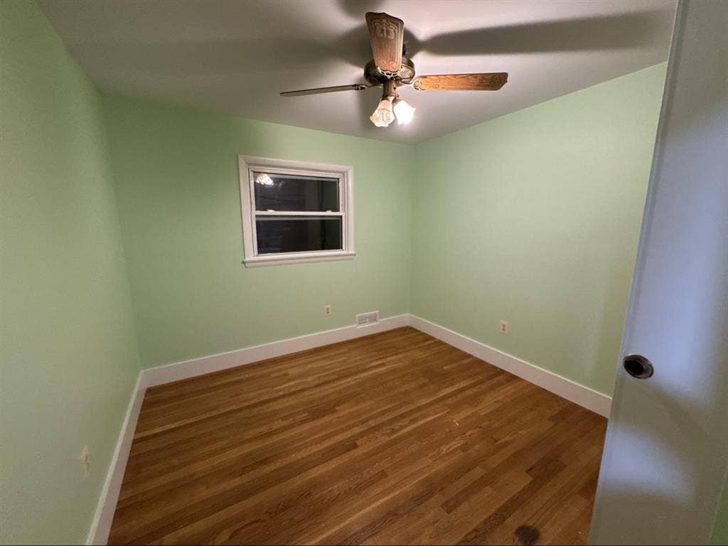 1 room, shared bathroom and kitchen