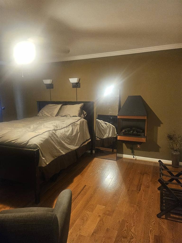 Two (2) Rooms w/ private bathroom
