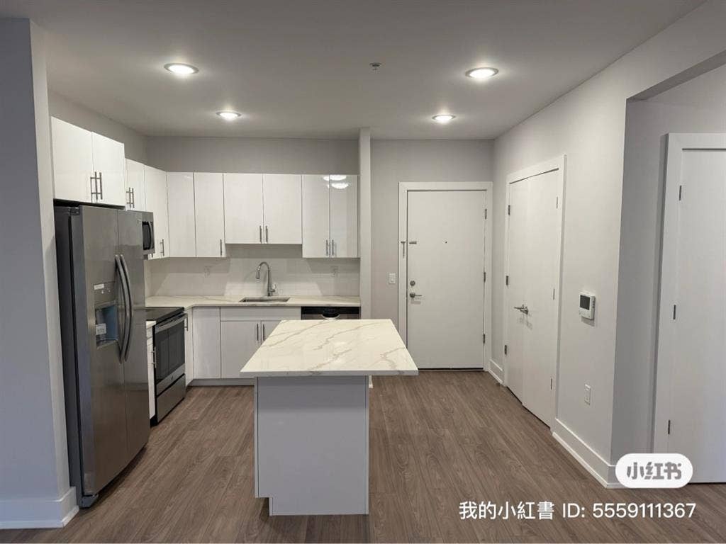 Sublease main bedroom