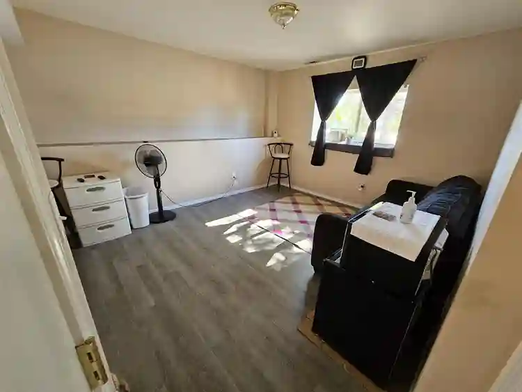 Whole Basement Pvt Bath Ready MAY