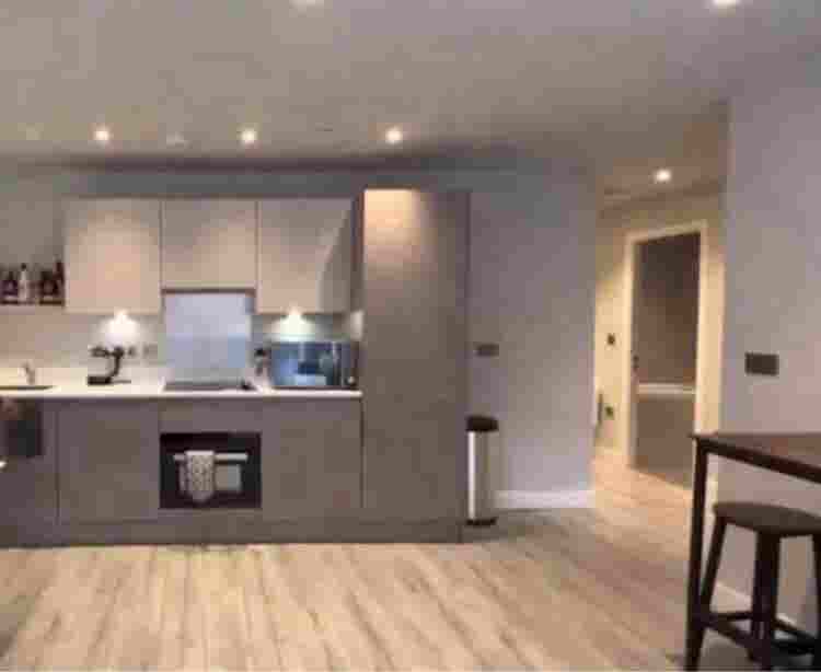 One Double Bedroom in flat