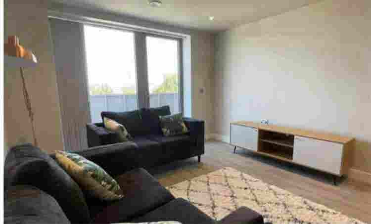 One Double Bedroom in flat
