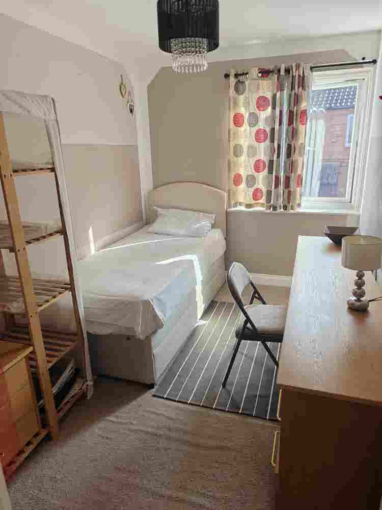 Beautiful Single Room for rent