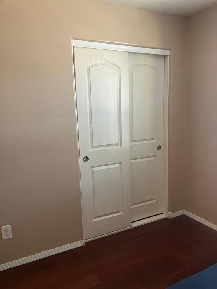 Room for rent . WEST VALLEY PHOENIX