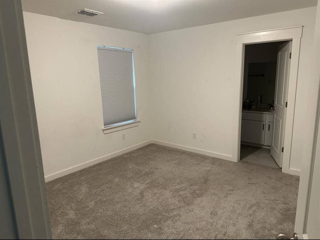 2 Rooms for rent in Georgetown