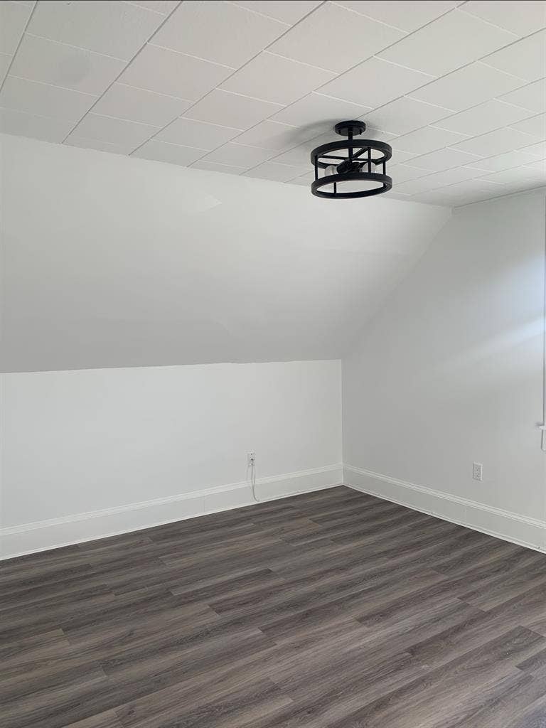 FEMALES ROOMMATES - TWO BEDROOMS